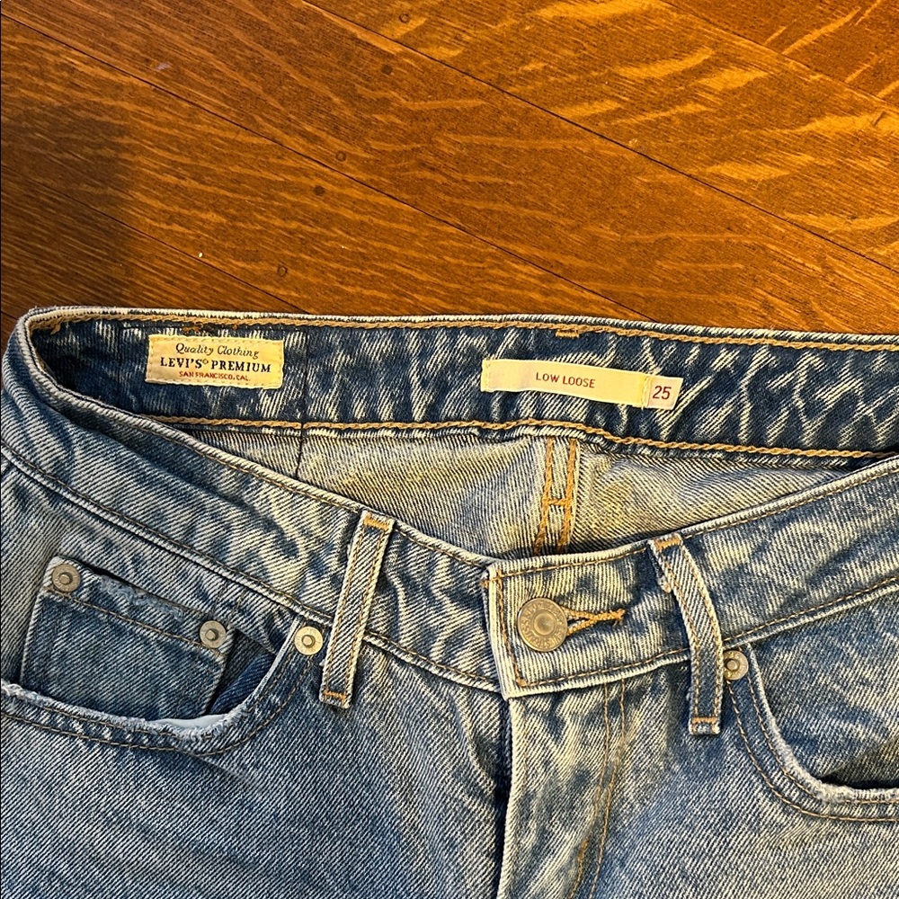 Levi's Premium Low Loose Blue Jeans